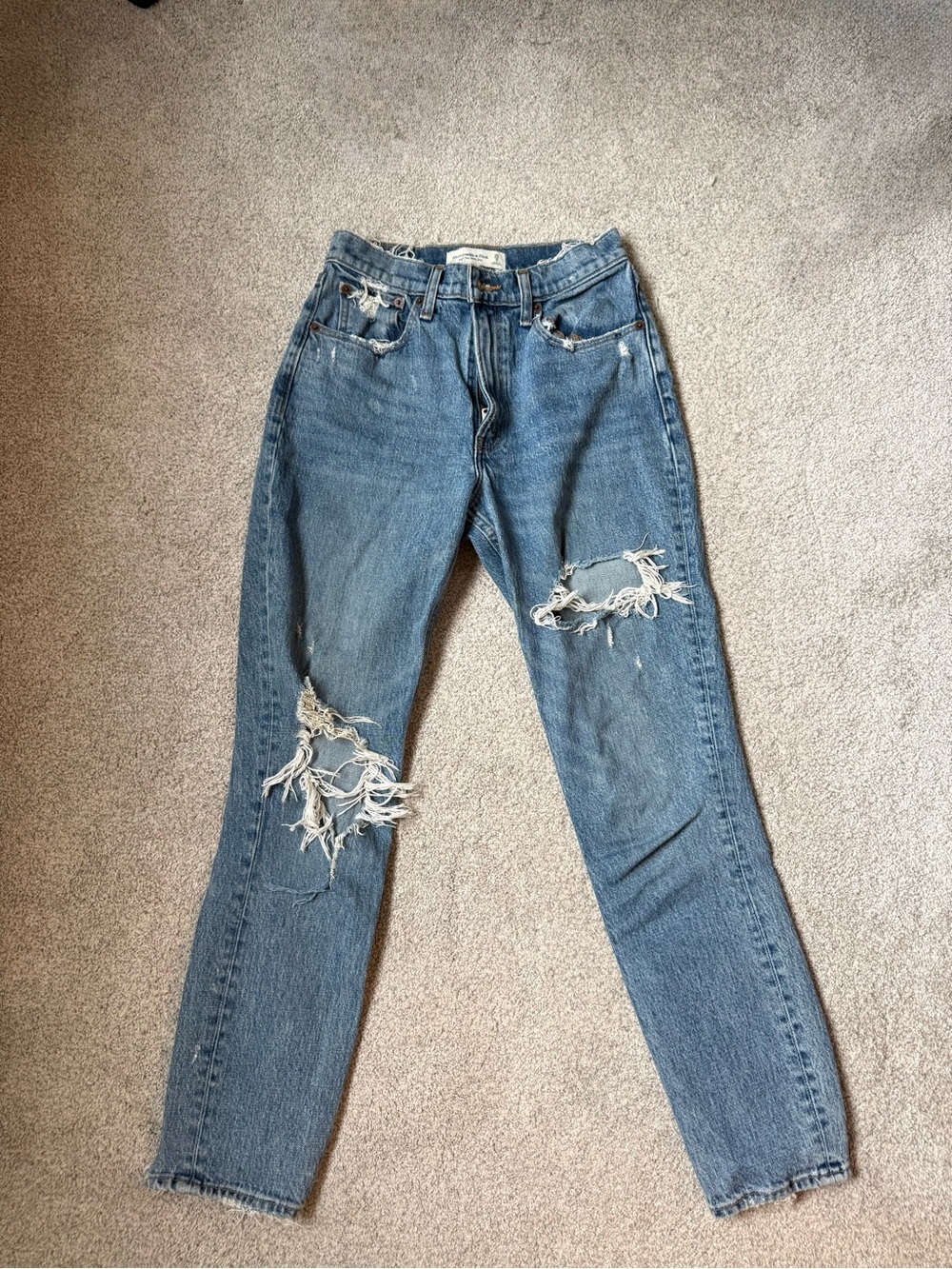 Abercrombie & Fitch 0L Classic High rise Distressed mom Jeans - Blue preppy